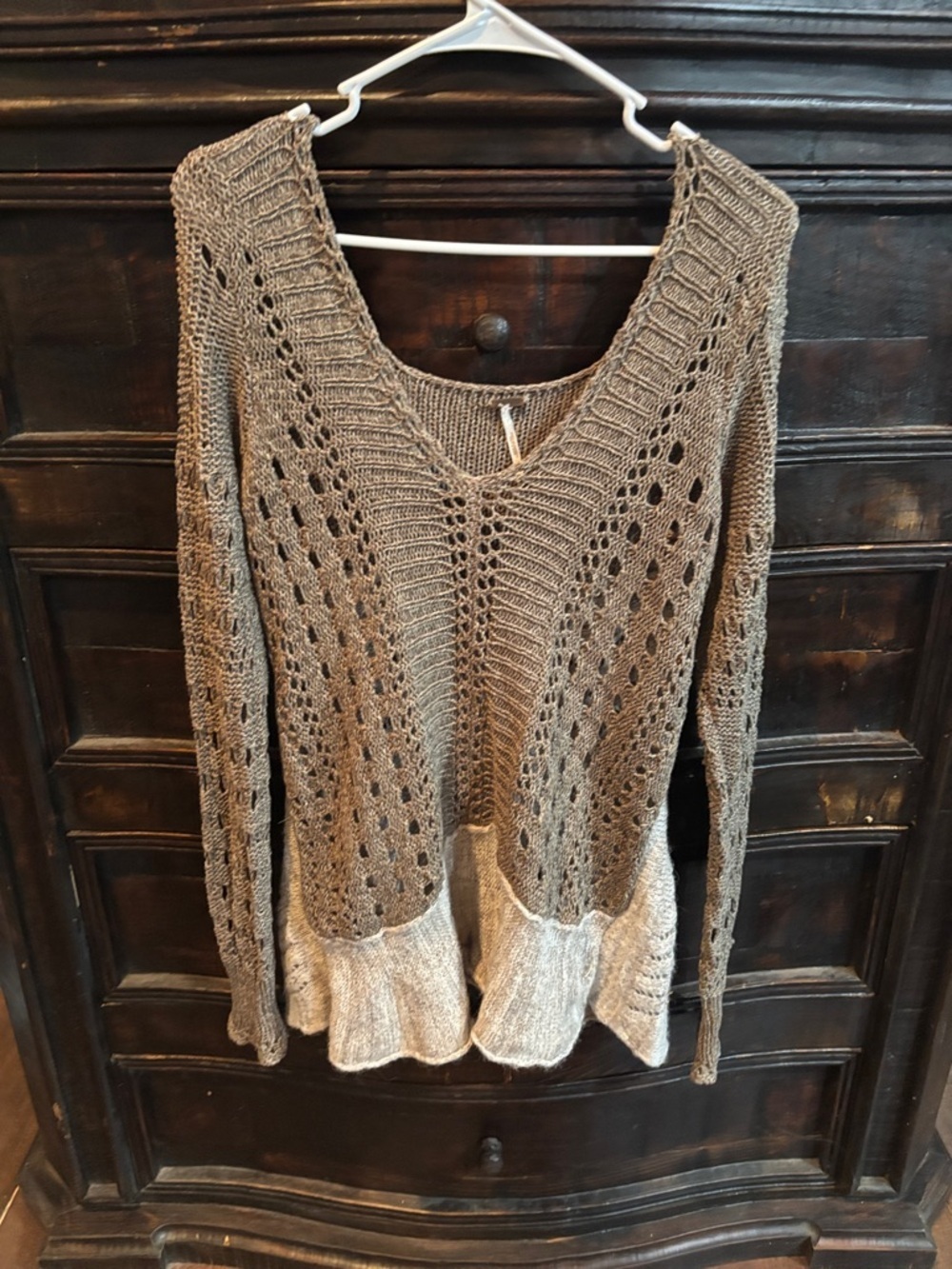 Free People Taupe Open Knit V-Neck Lightweight Sweater size M